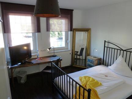 Hotel Mitte Alte Suesswarenfabrik Rheinbach Esterno foto