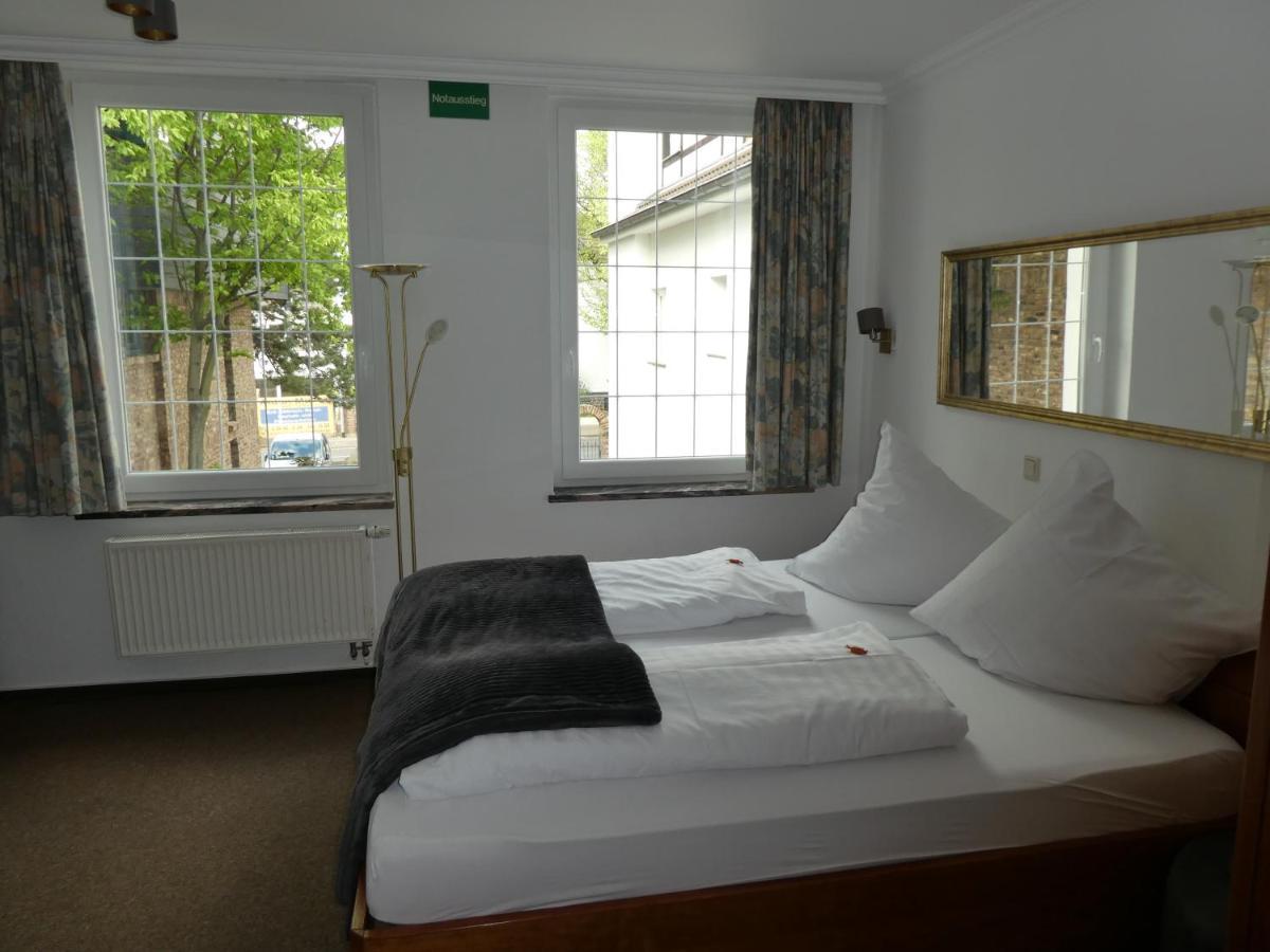 Hotel Mitte Alte Suesswarenfabrik Rheinbach Esterno foto